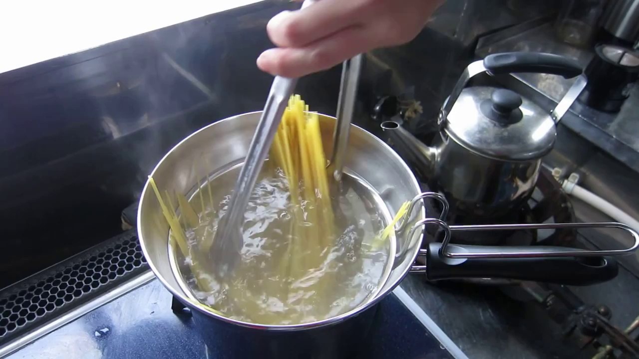 くるくる鍋 kurukurunebe Self-stirring pot