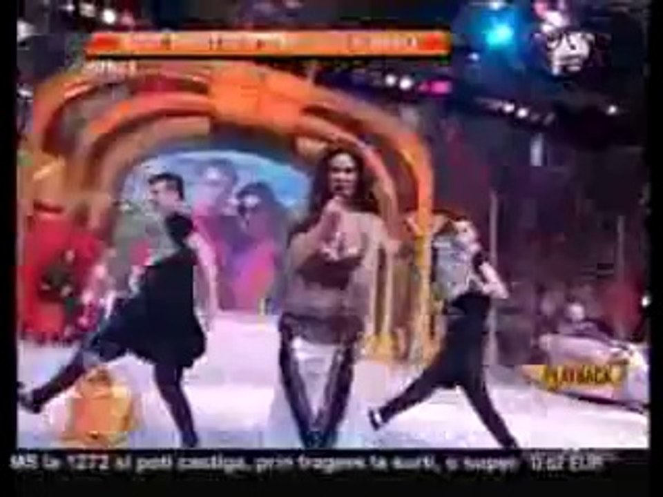 singer oops - live on tv whoo