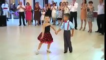 Çocuklardan muhteşem dans gösterisi