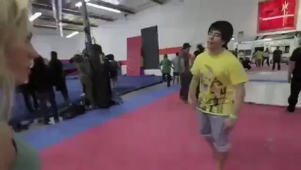 don't mess with that girl must watch this video [Daily live tv]