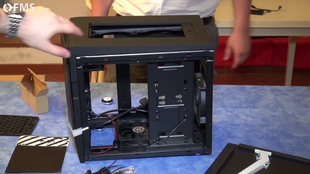 BitFenix Colossus Micro-ATX: Unboxing & hardware tour | Esclusiva italiana