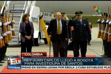 Juan Carlos de Borbón llega a Colombia para la investidura de Santos