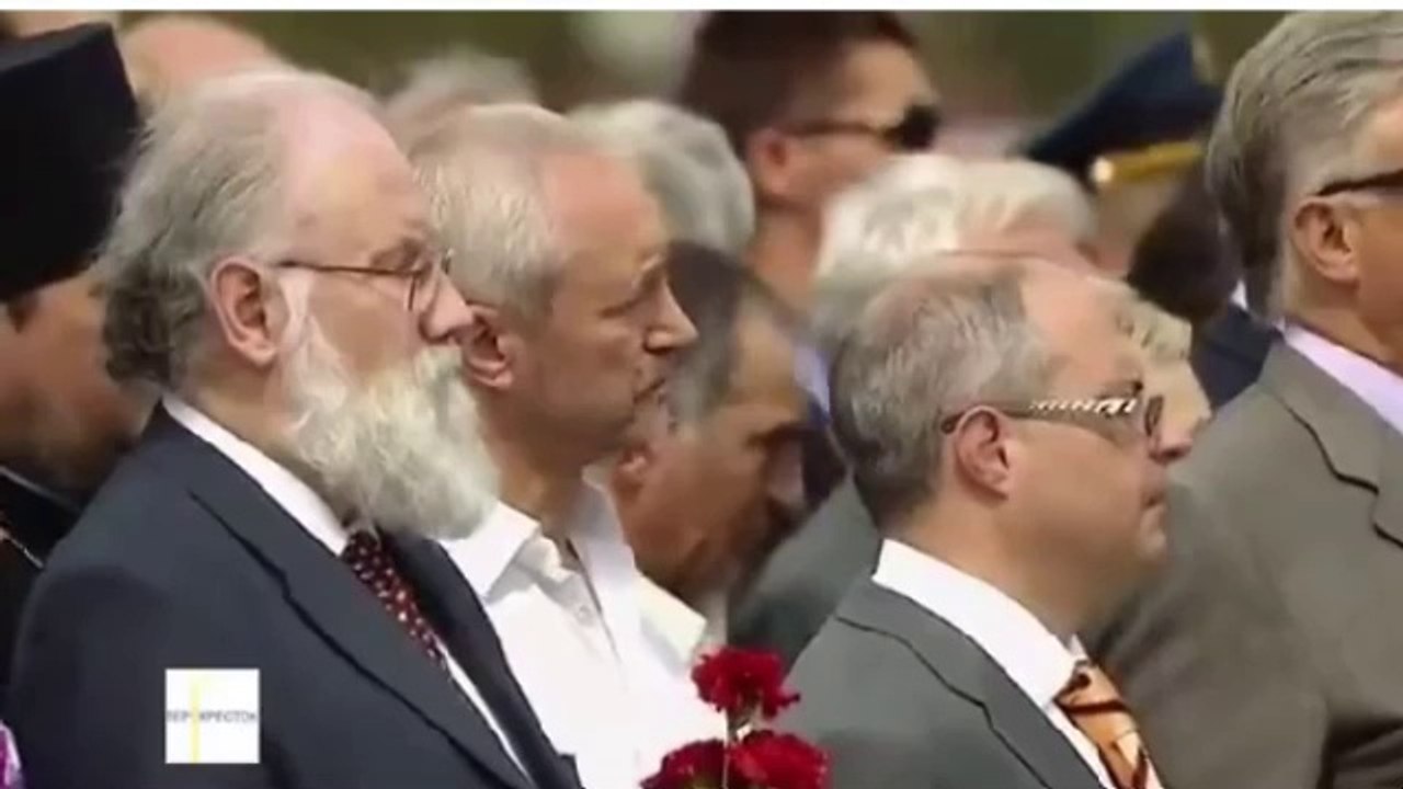 WHATCH: a Bird Pooped on Putin’s Shoulder during his Speech