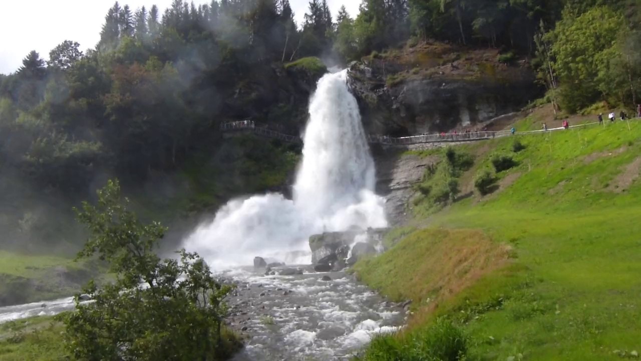 STEINSDALS FOSSEN (cascade)