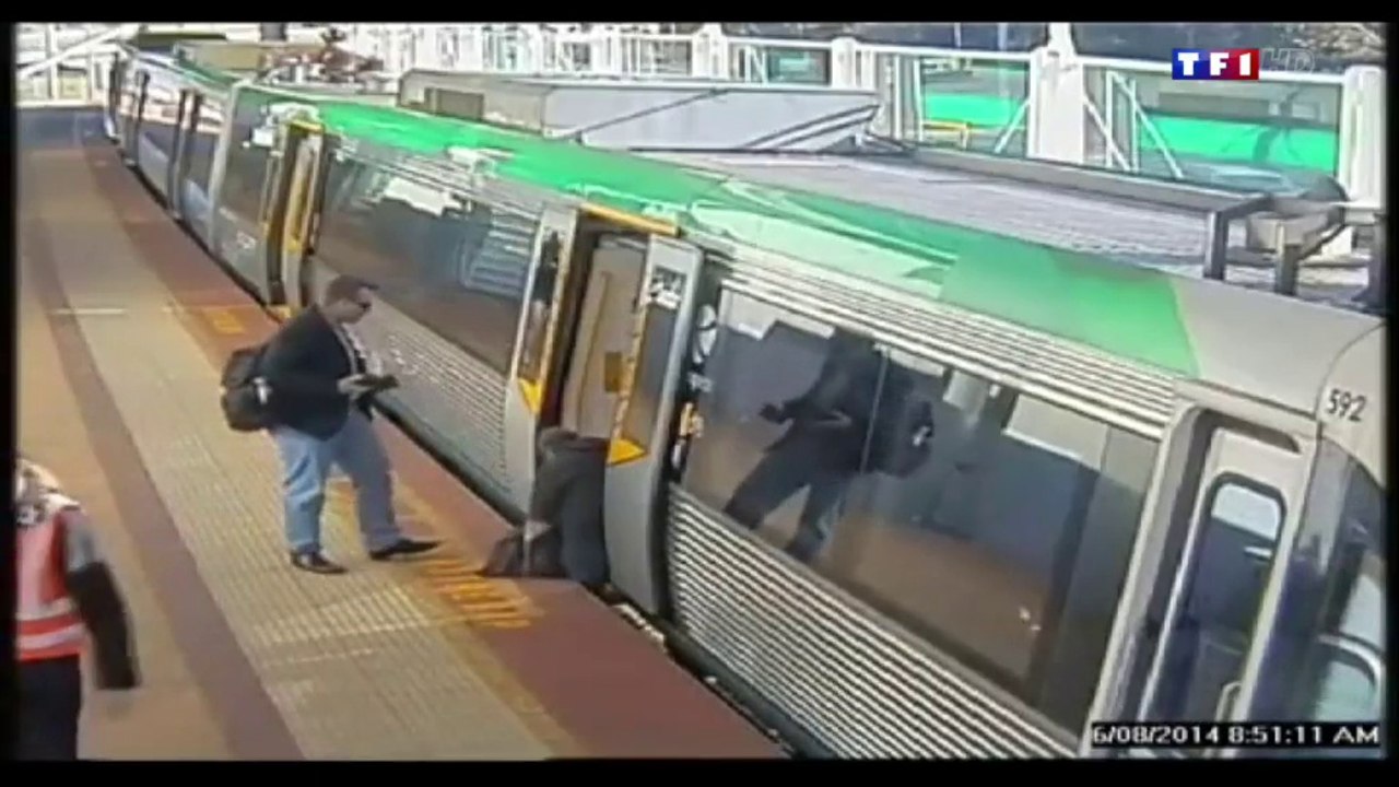 ILS SOULEVENT LE METRO AUSTRALIEN A MAINS NUES..!