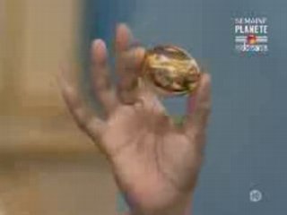 Les tours d'illusionniste de Saï Baba