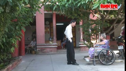 Kế “nghiệp” cha giúp đỡ mọi người