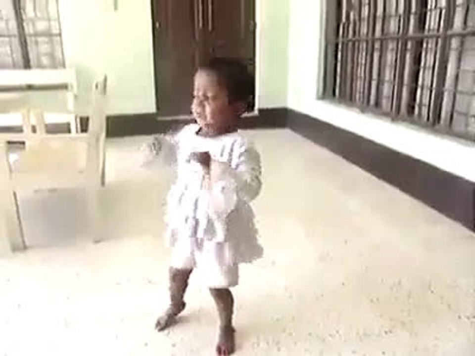 ھاھاھا شرارتی بچے کی گلوکاری سنیں