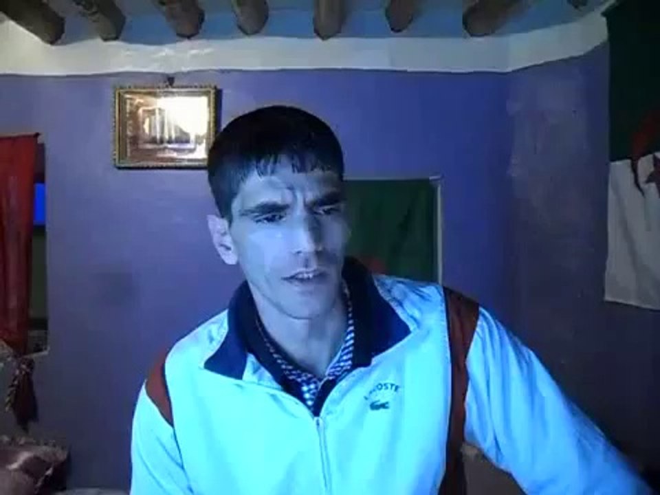 جزائر العزّة و لا الكرامة شاب يستنجد بالشرفاء