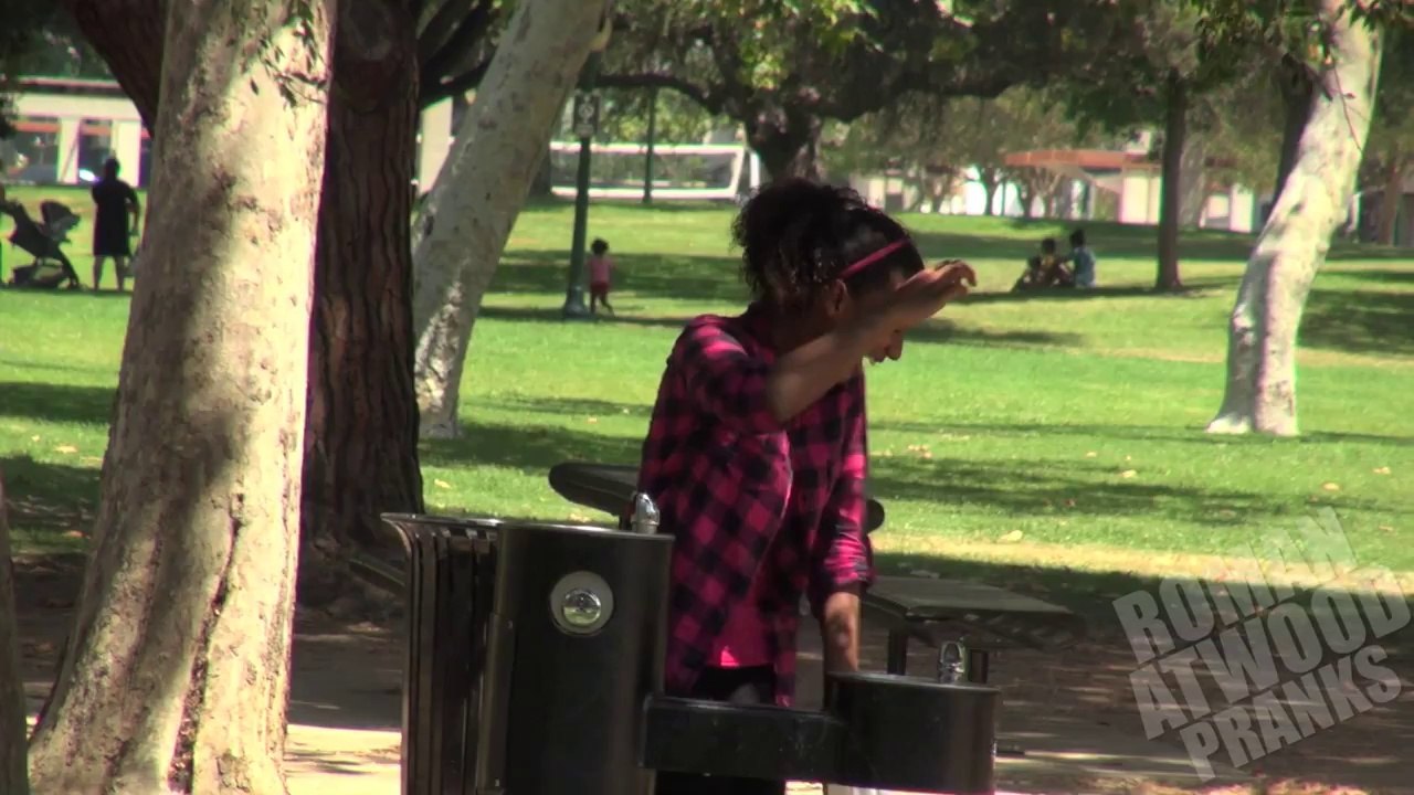 Flashing Children Prank!.