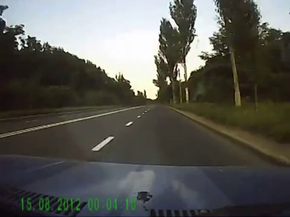 Взрыв снаряда  в метре от машины 4 08 2014 Донецк