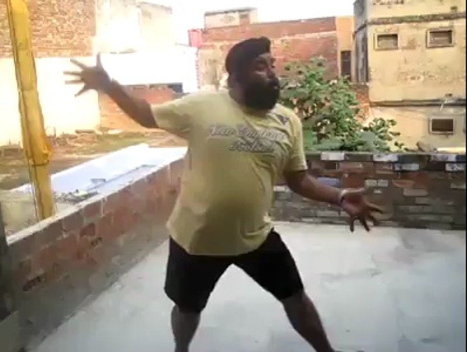 Pinky hai paise walo ki - Punjabi priyanka chopra