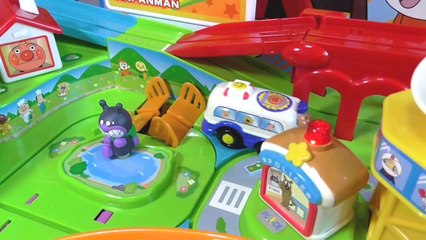 アンパンマンおもちゃ　くねくねパトロール　anpanman