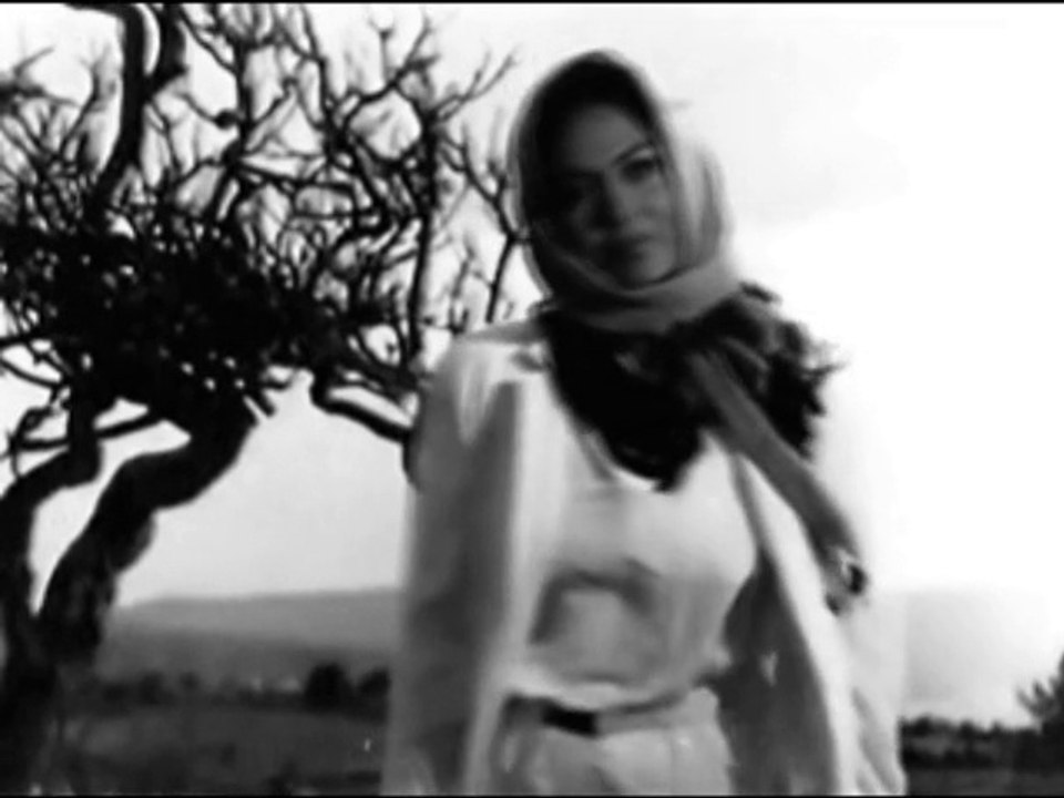 O Ağacın Altını Anmaz Olur Muyum Hiç - Zeki Müren (Türkan Şoray & Cüneyt Arkın)