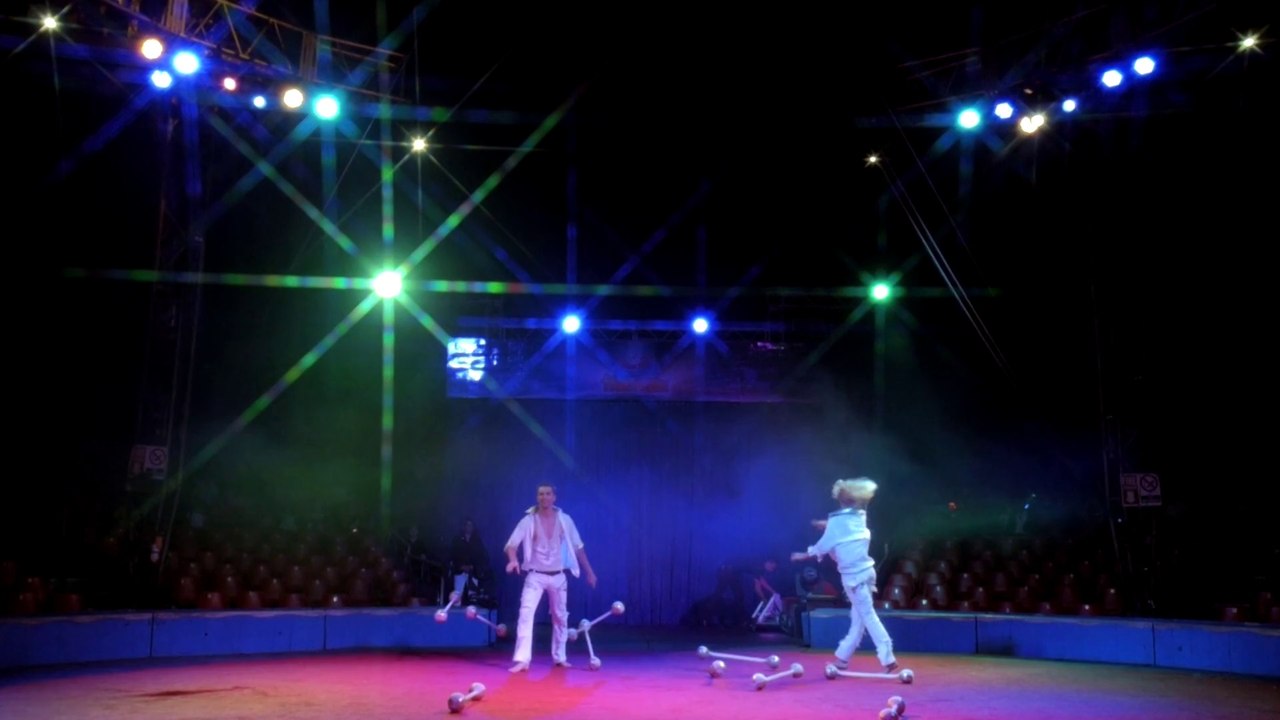 Jugglers Viktor and Viktoria (Demo)