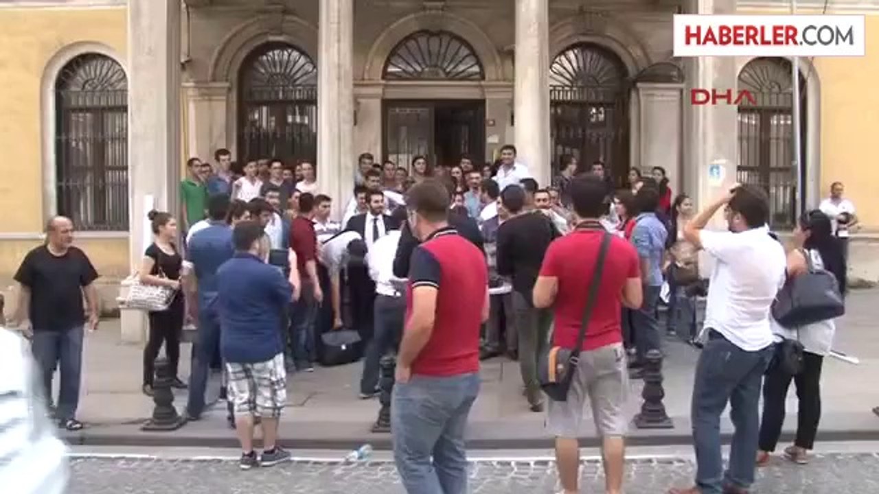 CHP'lilerden İl Milli Eğitim Müdürlüğü Önünde Eylem