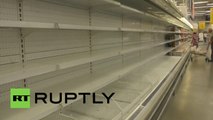 Ukraine: Battle for Donetsk empties city's supermarkets