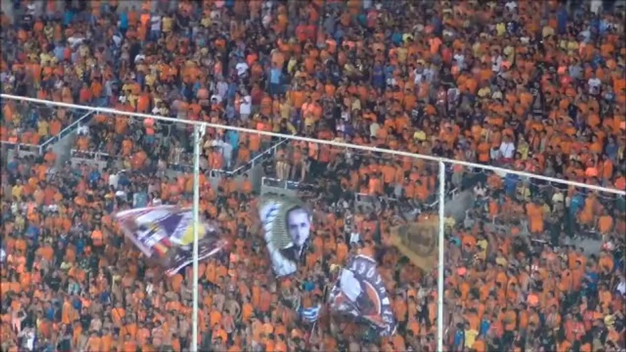 ΑΠΟΕΛ-Ελσίνκι-αλλαγή Παπάζογλου Σέρινταν