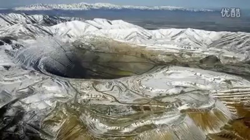 10 world bigges holes  Lateefay