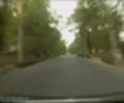 14 yaşındaki kız çaldığı taksinin sahibini sürükledi