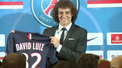 PSG apresenta David Luiz