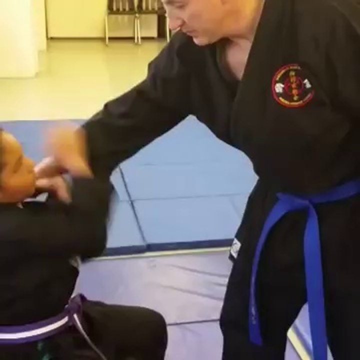 Shishikan student seated defense