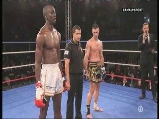 YOHAN LIDON VS BAKARI TOUNKARA N°2 (Gala de Reims 2.12.2012)