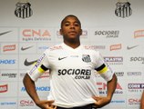 Vai ter pedalada! Robinho chega para embalar o Santos