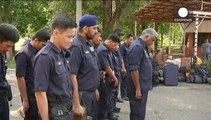Malezya uçağının enkazında çalışan ekipler bölgeyi terk etti