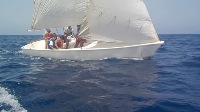 4 agosto 2014 Scuola di Vela Pantelleria ( Lega Navale Italina sezione di Pantelleria ) scuola per ogni livello, allenamenti e regate, su optimist, Strale, Orion 18, Lance Pantesche. Gianluca 333 2159012