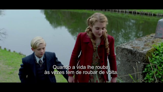 A MENINA QUE ROUBAVA LIVROS