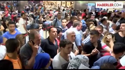 Gecikmeler ve İptaller Nedeniyle Yolcular Havalimanında Kaldı