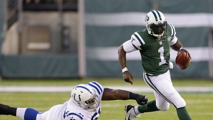 Vick 15-yard scramble