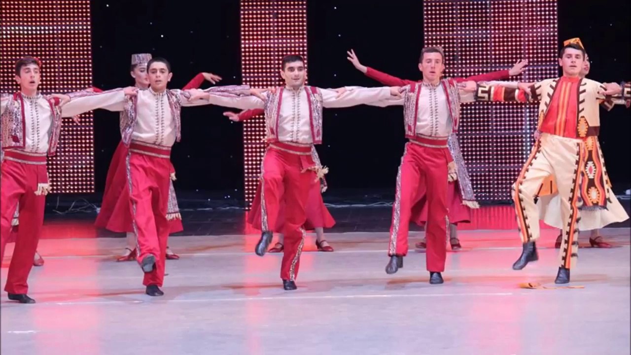 NINAHAR DANCE GROUP