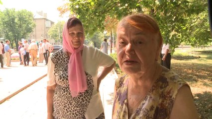 Residents of Ukraine's restive Donetsk pray for peace