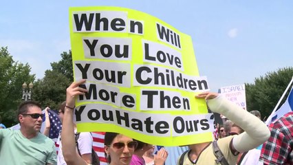 Palestinian, Israeli supporters rally in front of the White House