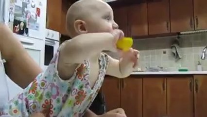 Limon Yemeye Doyamayan Bebek -)