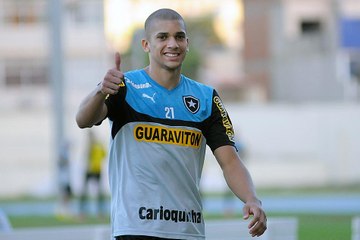 Mancini comenta caso de jogadores que receberam no Botafogo