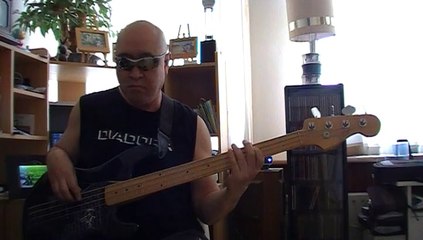 Cisco Kid The War  Bass cover Bob Roha