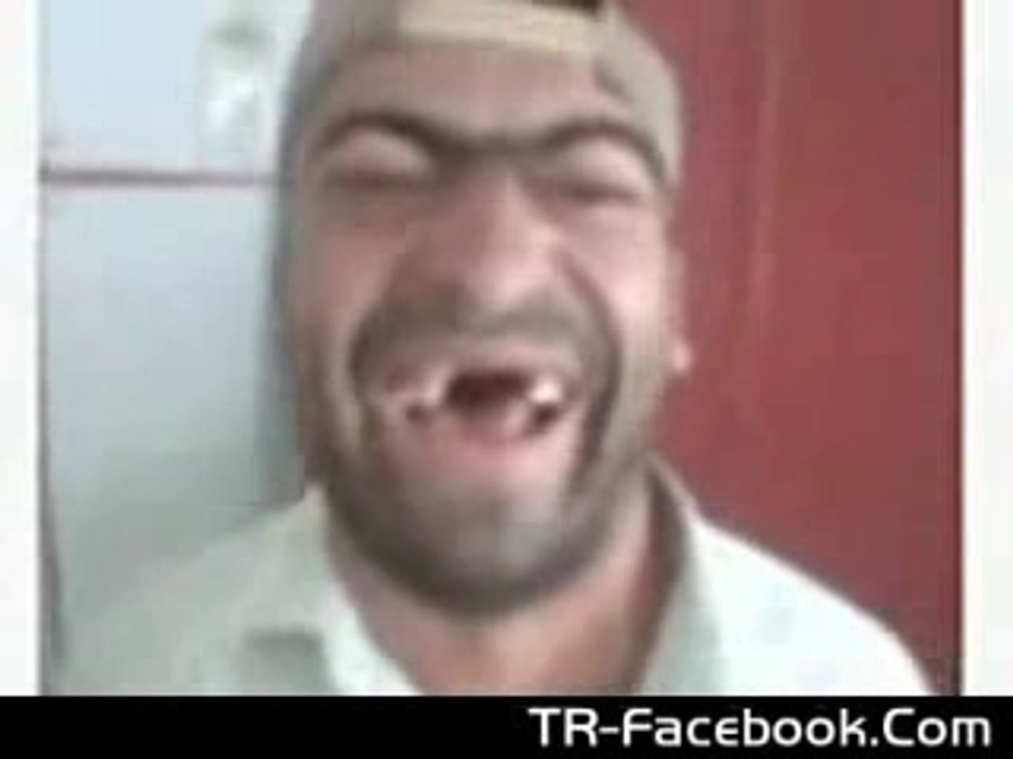 Dunyanin En Guzel Gulen Adami Komik Videolar Dailymotion Video