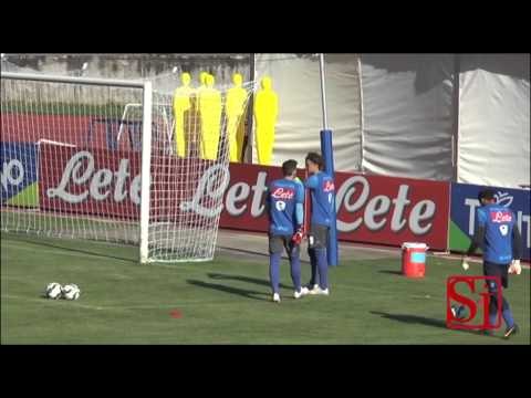 Napoli - I tifosi dopo il sorteggio di Champions League di Nyon (08.08.14)