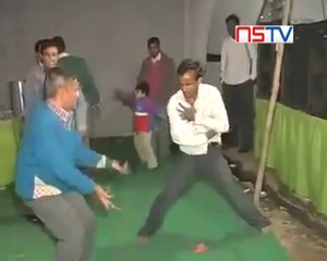 Shocking break dance in Indian Wedding