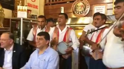 Seçim arefesinde günün sürprizi Mehmet Yakar !