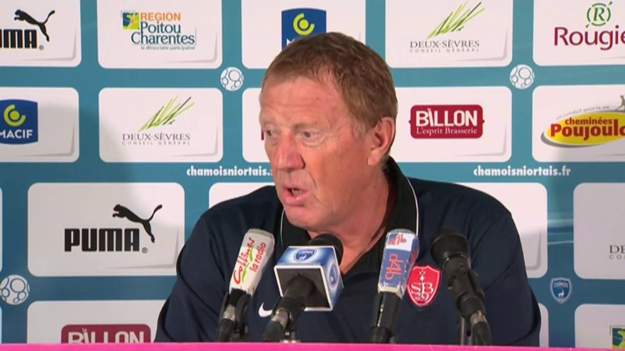 Conférence de presse Chamois Niortais - Stade Brestois 29 (0-0) : Régis BROUARD (NIORT) - Alex  DUPONT (SB29) - 2014/2015