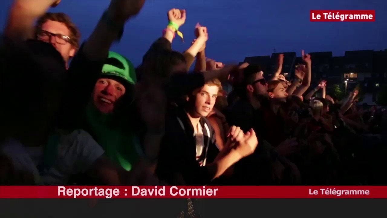Fête du bruit dans Landerneau. M : "Ondes sensuelles !"