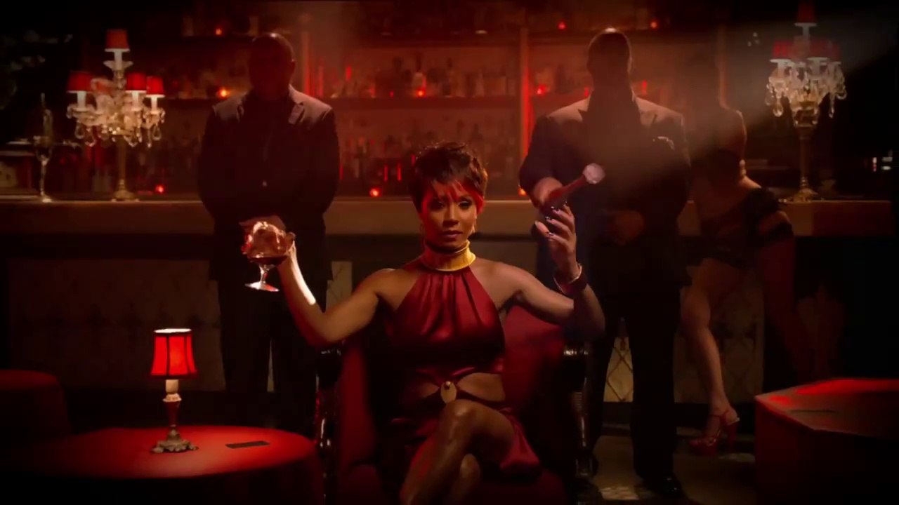 GOTHAM All Hail The Queen