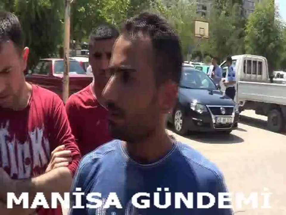 MANİSA'DA SANDIK BAŞINDA KAVGA