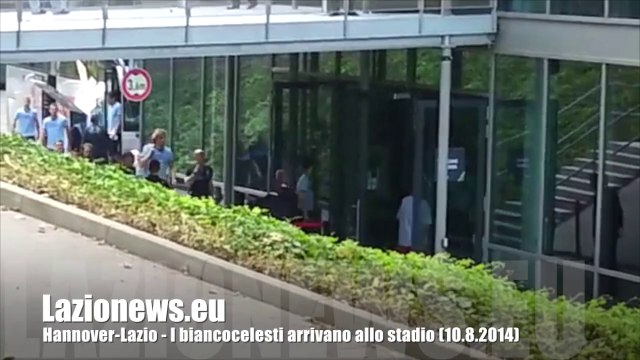 Hannover-Lazio - I biancocelesti arrivano allo stadio (10.8.2014)