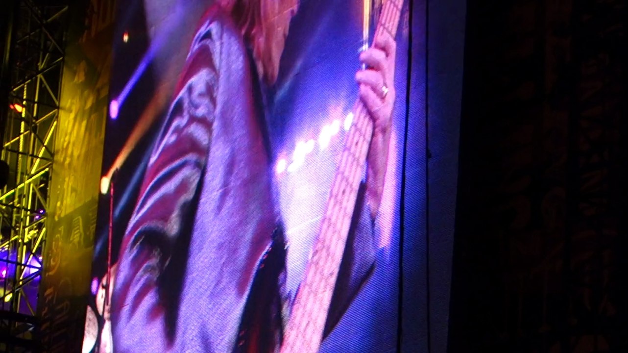 Aerosmith - Dude Looks LIke A Lady