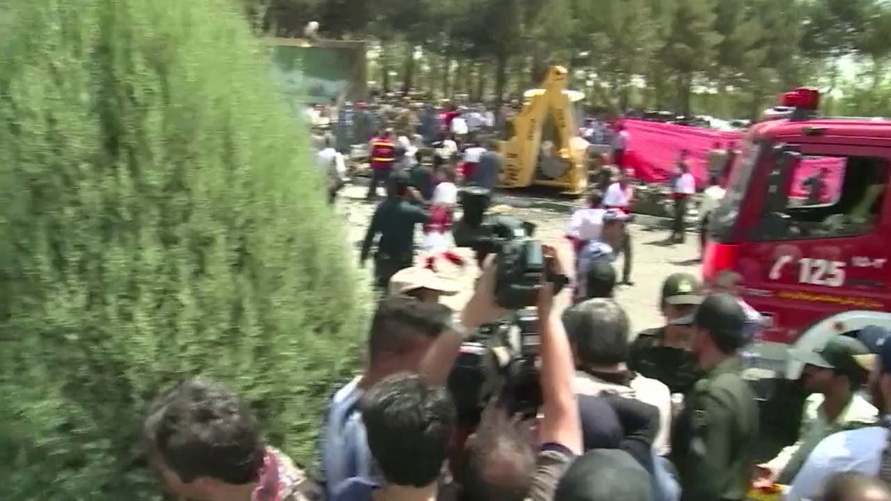 Dutzende Tote bei Flugzeugabsturz in Teheran